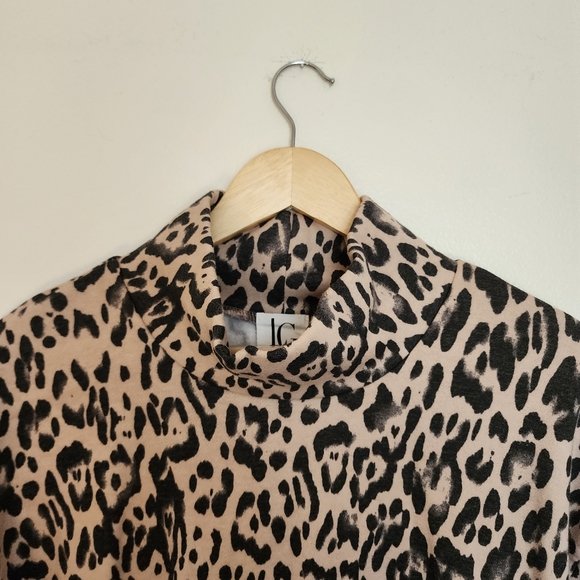 Leopard Print Mock Tutleneck Long Sweater Size Small - Picture 5 of 8